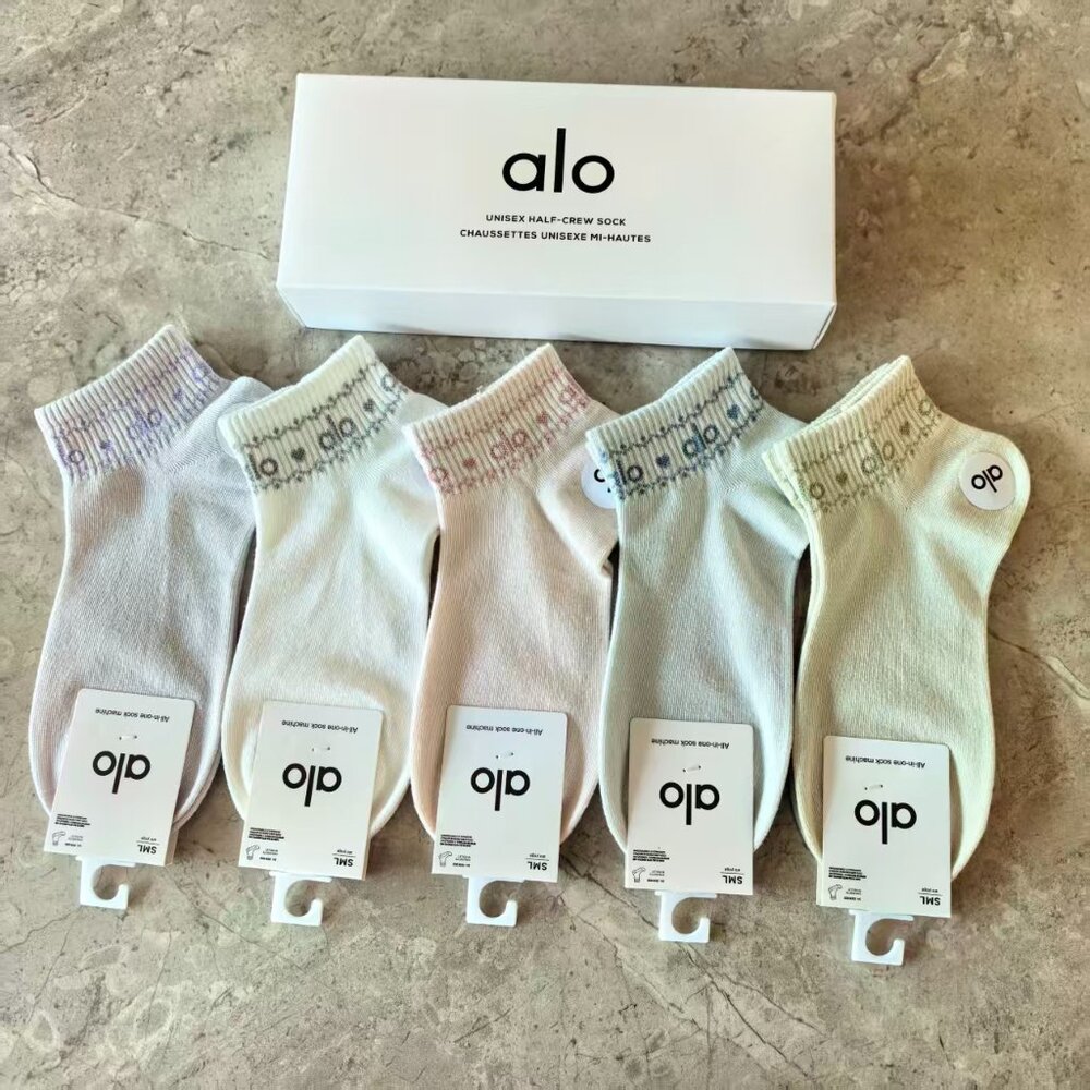 A36- ALO Yoga Women's Delicate Trim Ankle Socks 5-Pair Box Set - NWT